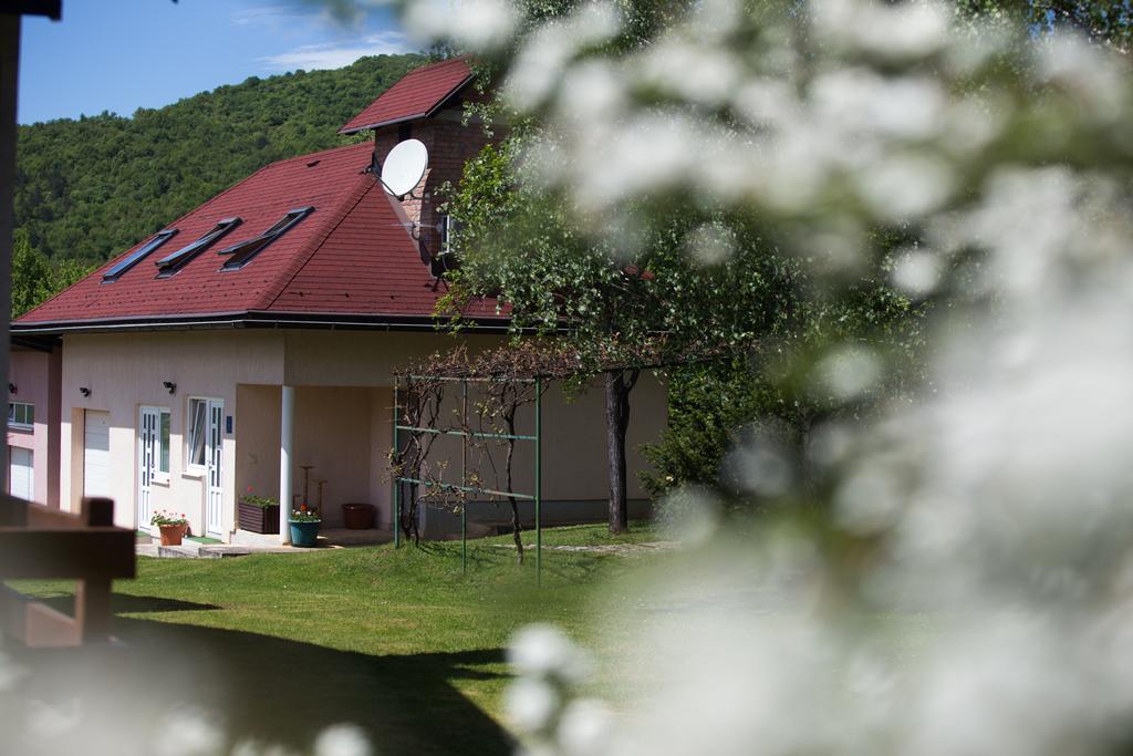 Apartment Oreskovic Otočac Екстериор снимка