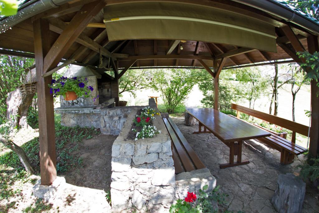 Apartment Oreskovic Otočac Екстериор снимка