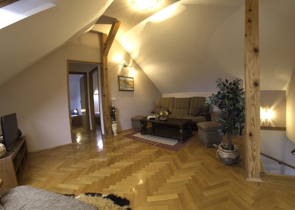 Apartment Oreskovic Otočac Екстериор снимка