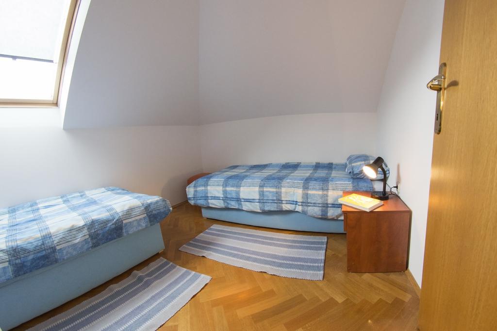 Apartment Oreskovic Otočac Екстериор снимка