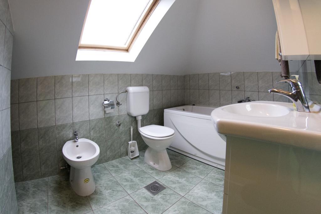 Apartment Oreskovic Otočac Екстериор снимка