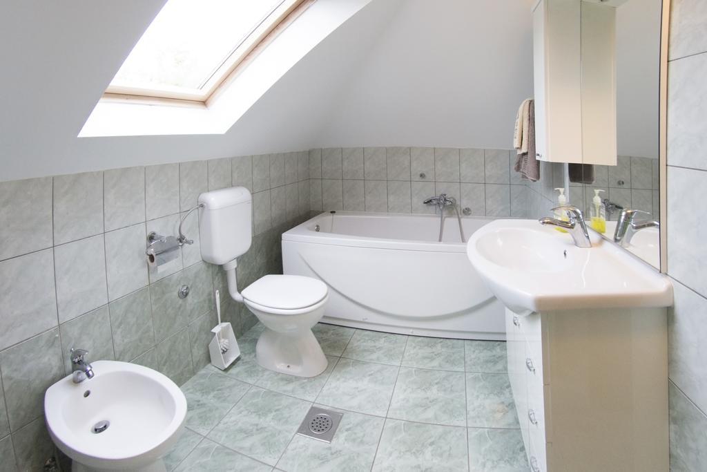 Apartment Oreskovic Otočac Екстериор снимка