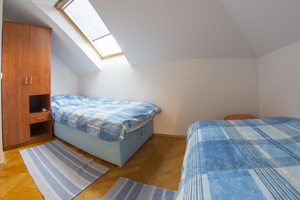 Apartment Oreskovic Otočac Екстериор снимка